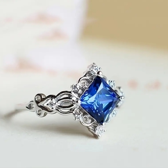 Blue Gemstone Ring - Picture 2 of 3